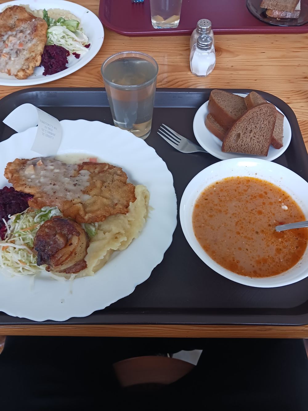 Karbonadas su koše, sriuba ir duona